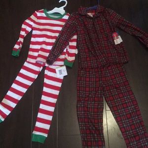 Christmas pjs 4t NWT-merrywear! Set of 2